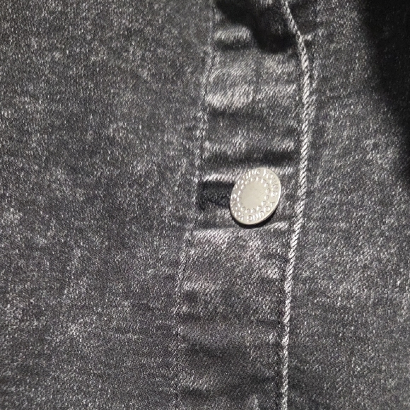 H&M Black Button-Front Mini Skirt - Picture 3 of 3